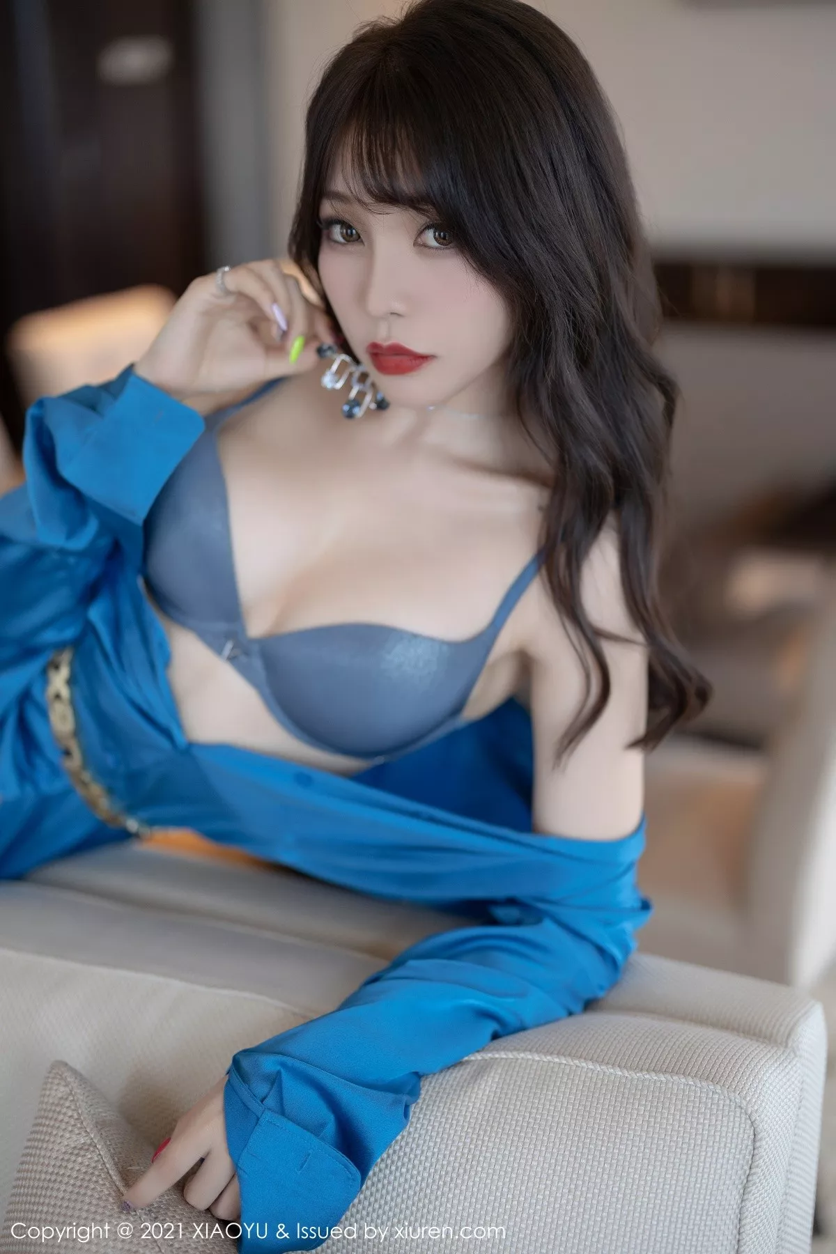 秀人集.com_[XiaoYu画语界]Vol.568_女神芝芝Booty私房床上半脱露性感内衣开档肉丝撩人诱惑写真103P