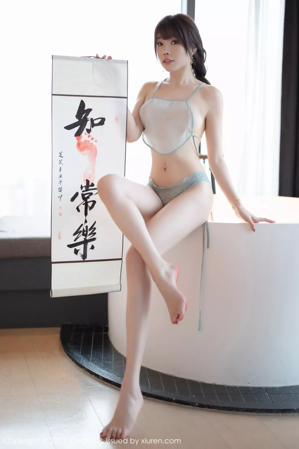 秀人集.com_[XiaoYu画语界]Vol.679_女神芝芝Booty私房古韵着装配超薄肉丝半脱露火辣身材诱惑写真95P